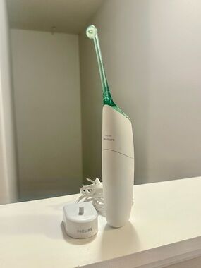 Philips Sonicare AirFloss with charger